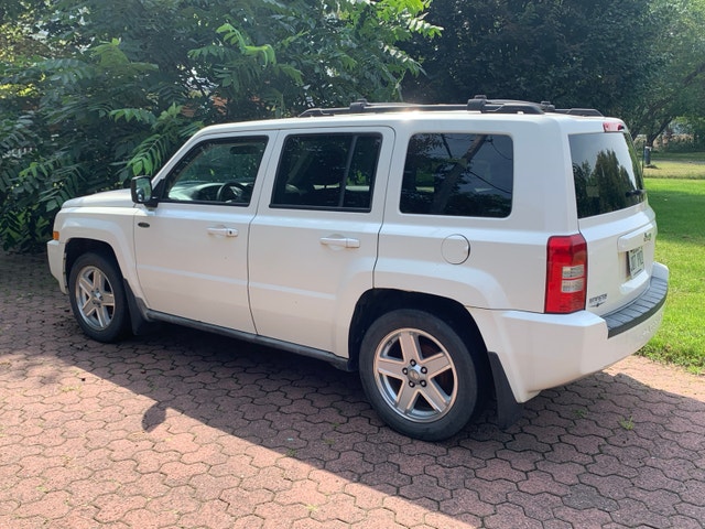 Jeep Patriot 2010 — photo 2