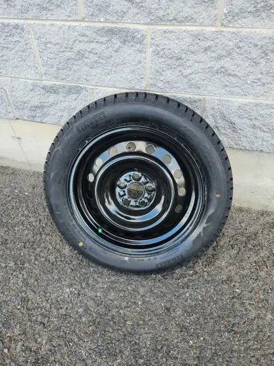 Ensemble complet toyota corolla 5x100 les roue sont usager mais en excellente condition Pneus Pirell...