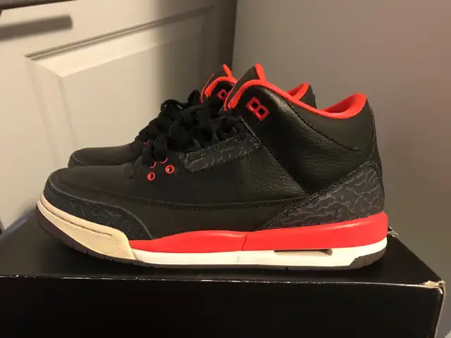 Nike Air Jordan 3 Crimson 7y in Men's Shoes in City of Toronto - Image 4