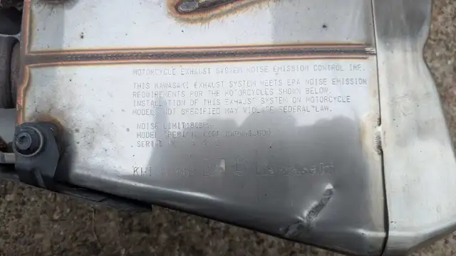 Used Genuine Kawasaki Z1000 Dual Mufflers in Street, Cruisers & Choppers in St. Catharines - Image 5