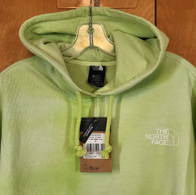 The North Face hoodie size medium62863260897921122