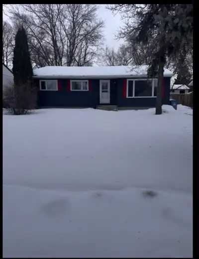Rooms for Rent – Spacious Home with Free Wi-Fi & Utilities Included! 23 Mount Allison Bay Looking fo...
