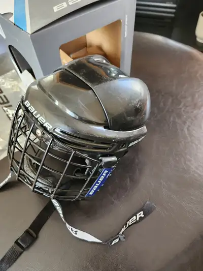 **REDUCED** Bauer Junior Hockey Helmet & Mask - black, View more