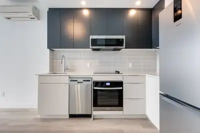2 Bedrooms & 1Bathroom Available in DT Montreal(All Inclusive ~