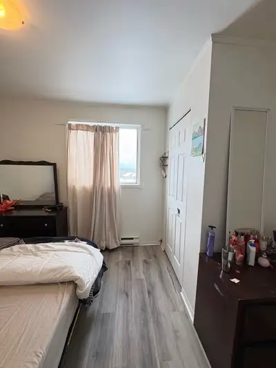 A fully furnished 2 Bedroom and 1 bath apartment off Alexandra st is available from 01st March, 2026...