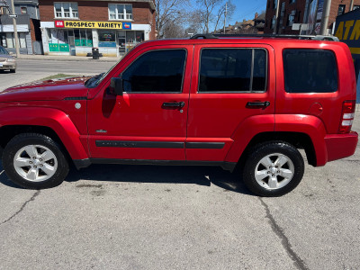 2010 jeep liberty in really good shape