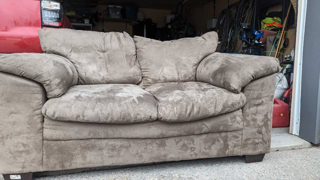 2 person couch  in Couches & Futons in Prince George - Image 3