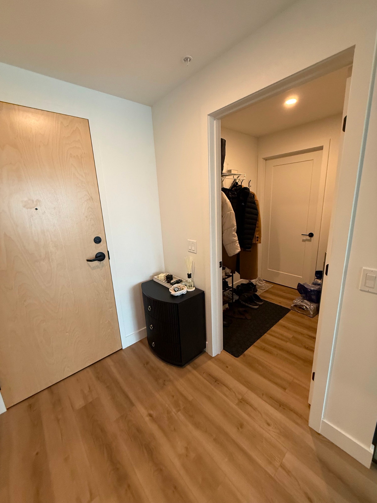 4 ½ + BUREAU VITRÉ | TOUT INCLUS + 2 STATIONNEMENTS | ST-NICOLAS — photo 3