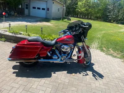 2012 Street Glide FLHX 103 inch 6 speed .14 ,000 miles. Mint low mile turn key bike . $15,000 firm w...