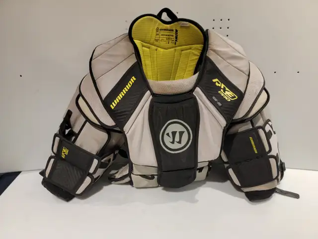Warrior Goalie Chest Protector in Hockey in Ottawa - Image 2