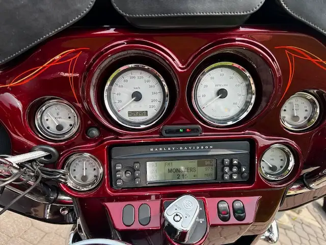 2008 Harley Davidson FLHX Street Glide in Touring in Winnipeg - Image 10