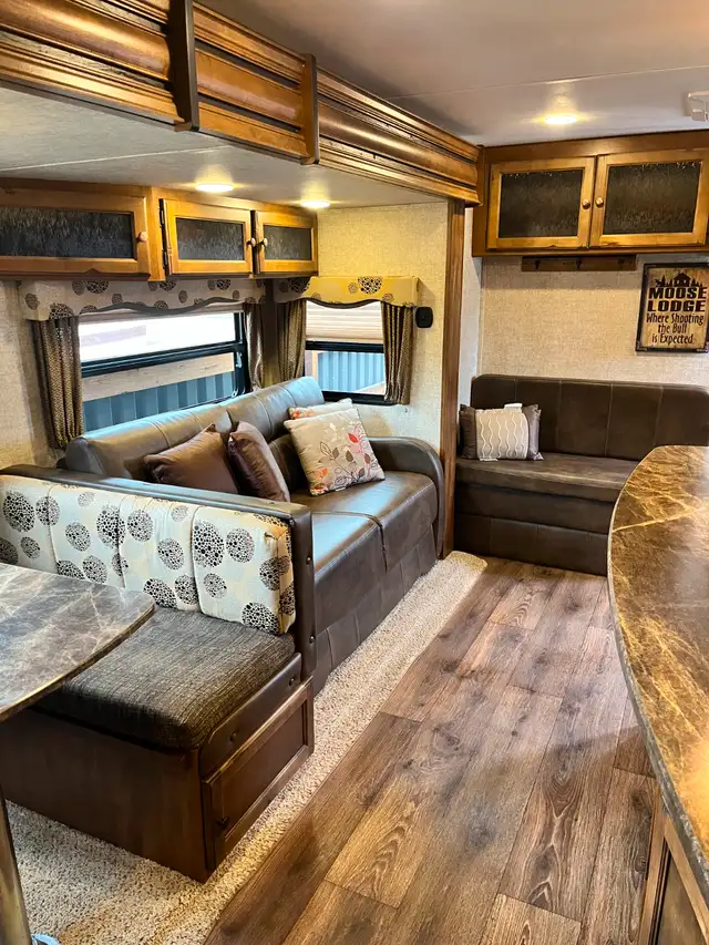 2015 Keystone Sprinter 322bhs in Travel Trailers & Campers in Quesnel - Image 8