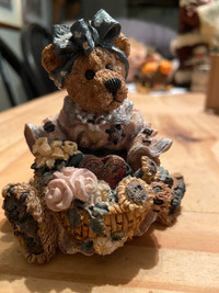 Boyd’s Bear figurine 