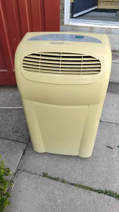 DeLonghi Portable AC, 9000Btu/h,  delivery extra, good condition, View more
