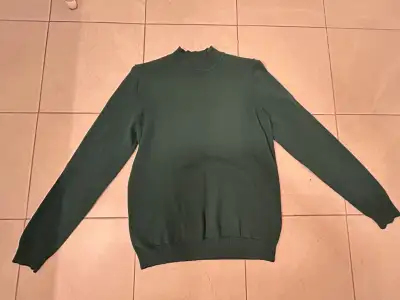 Northern Reflections pullover sweater $15 Small crew neck , View more