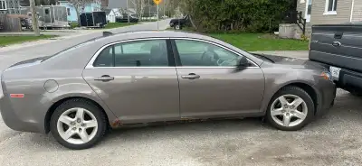 Front left side wheel makes noise when driving, left mirror is cracked, bit of rust on the rockers,...