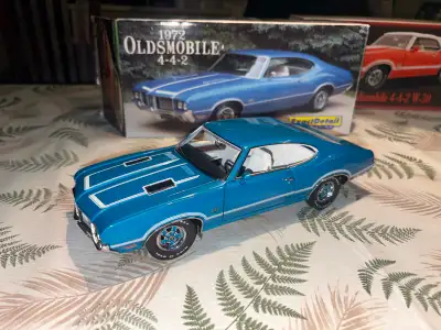 Oldsmobile 4-4-2 1972 Exact Detail 1/996 diecast 1/18, View more