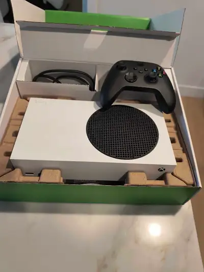 Xbox One S 512Gb console 1 manette
