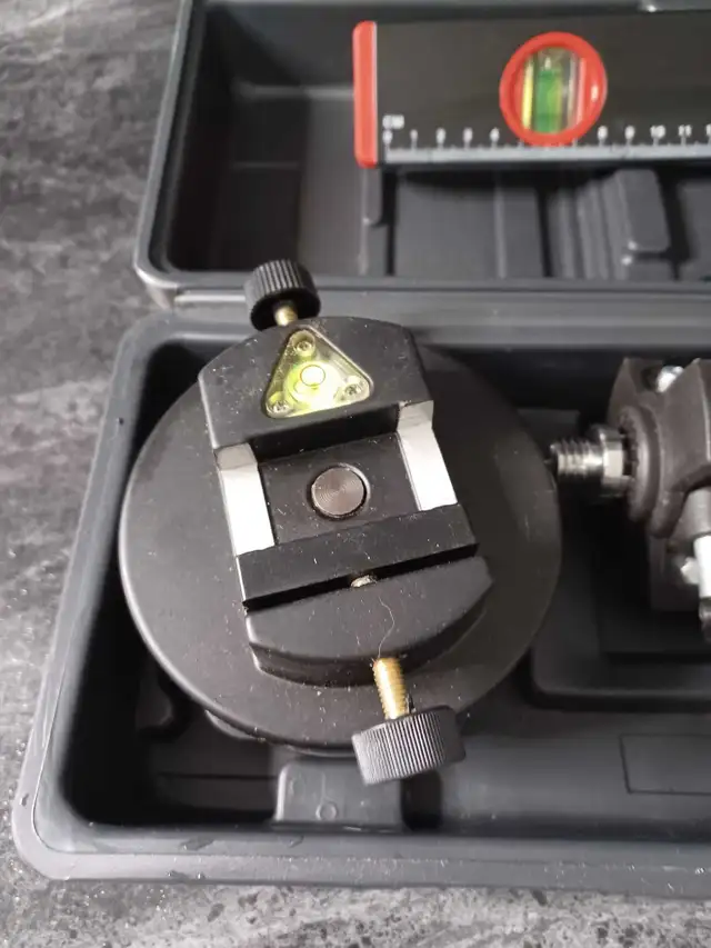 Jobmate Laser Level With Tripod in Power Tools in Barrie - Image 4