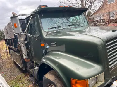TRUCK IS LOCATED IN NORTH OSHAWA Heavy duty truck. Great for business Really well kept and well take...