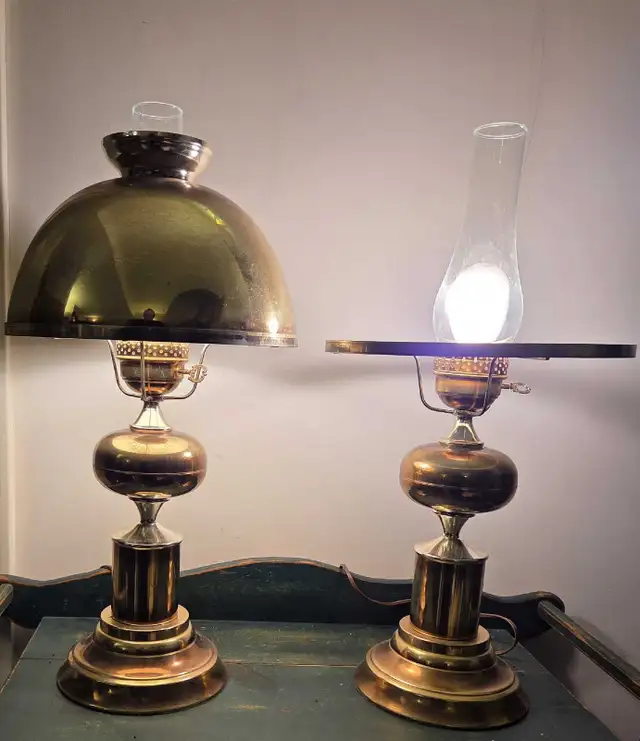 Pair of VTG Brass Hurricane Table Lamp / Art Deco Inspired 70s in Indoor Lighting & Fans in City of Toronto - Image 10
