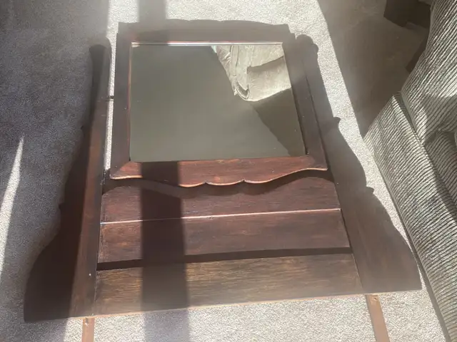 Antique dresser with mirror in Dressers & Wardrobes in Oshawa / Durham Region - Image 5