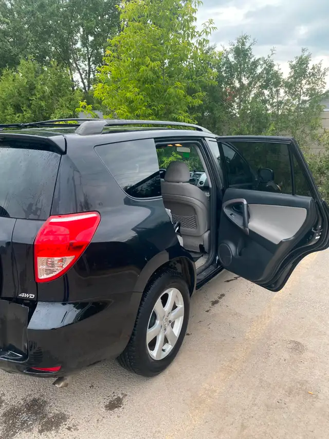 Toyota Rav4 (Used) for Sale in Cars & Trucks in Ottawa - Image 7