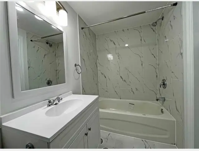 1 Bedroom basement in Pickering in Long Term Rentals in City of Toronto - Image 5