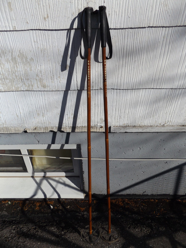 VINTAGE PAIR OF PK TUNDRA BAMBOO SKI POLES 49" w/ WRIST STRAPS in Ski in Oakville / Halton Region