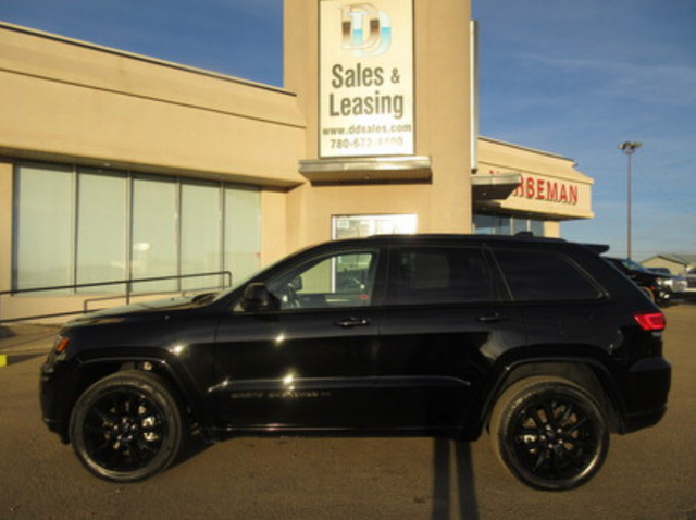 2022 Jeep Grand Cherokee WK Altitude/Sunroof in Cars & Trucks in Edmonton - Image 2