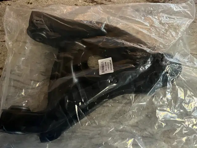 New Right Front Lower Control Arm & Ball Joint Chevrolet GMC in Other in Calgary - Image 2