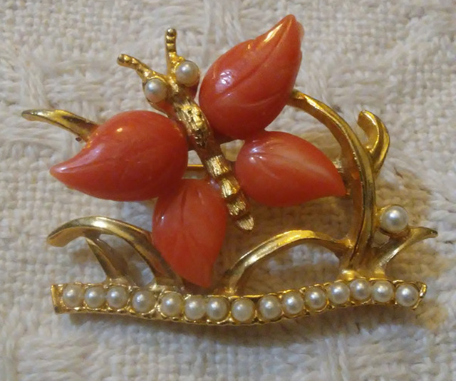 Costume Jewelry - More Vintage Brooches in Jewellery & Watches in Kitchener / Waterloo