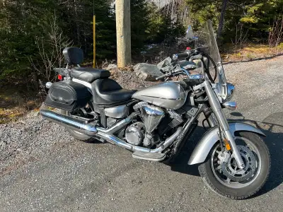 2007 Yamaha VStar 1300 runs and sounds great!… may need tire for inspection but is a great bike with...
