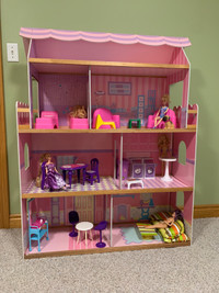 Barbie Dream House with furniture & dolls