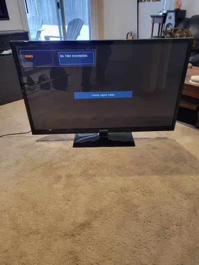 Samsung 50" tv works but has vertical line. Xbox has red ring of death. Price is for everything. Ple...