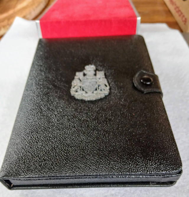 RCM 1971 double dollar 7 coin specimen set Dbl dated BC dollar in Arts & Collectibles in Annapolis Valley - Image 3