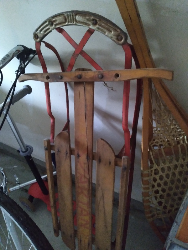 Vintage Wooden Sled in Arts & Collectibles in Oshawa / Durham Region