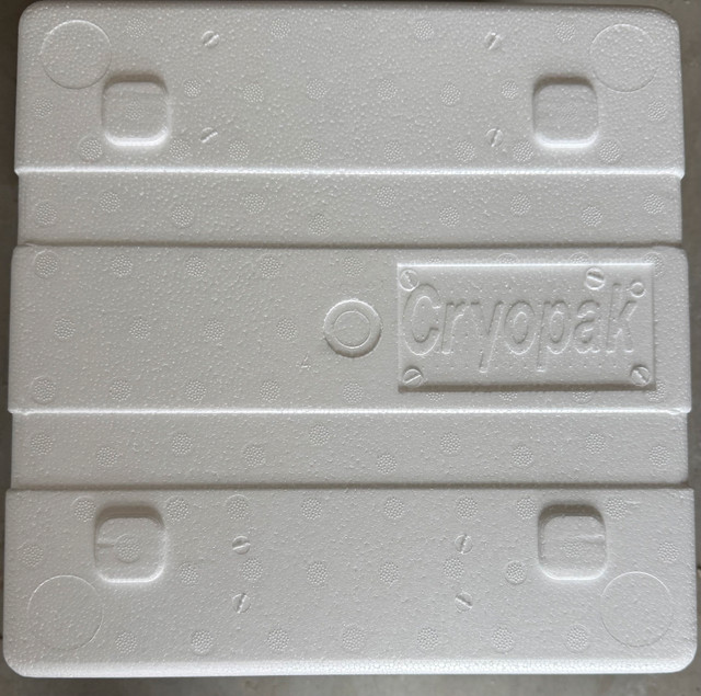 Cryopak Styrofoam Cooler with 4 Gel Ice-Packs in Outdoor Tools & Storage in Woodstock