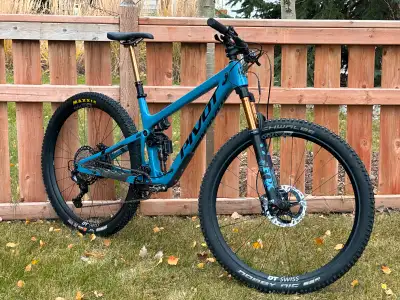 Pivot Trail 429 Large XT, View more
