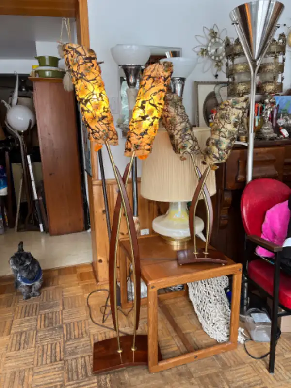 Pair of matching Majestic style MCM Lamps 1960 Vintage in Indoor Lighting & Fans in West Island - Image 6