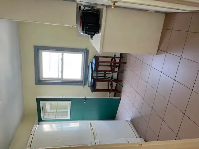 COZY, BRIGHT 2 BEDROOM on Windsor Street in Long Term Rentals in City of Halifax - Image 7