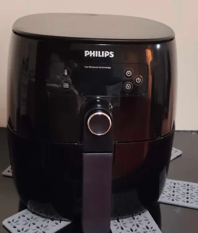 Philips Air Fryer in Microwaves & Cookers in Oakville / Halton Region - Image 2
