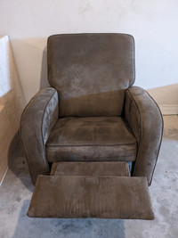 Recliner chair $40