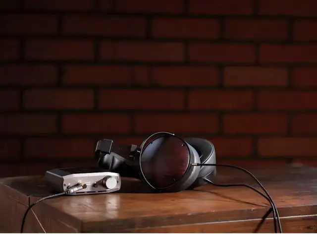 Monolith Liquid Spark Headphone Amplifier in Headphones in Windsor Region - Image 7