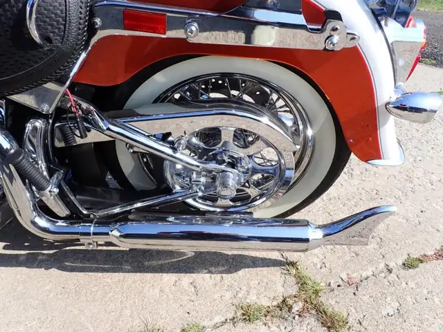 2006 Harley-Davidson Softail Deluxe Motorcycle in Motorcycle Parts & Accessories in City of Toronto - Image 9