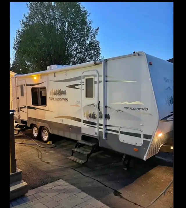 Trailer for Rent 576040041164974087