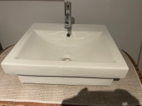 Bathroom sink with faucet . New.