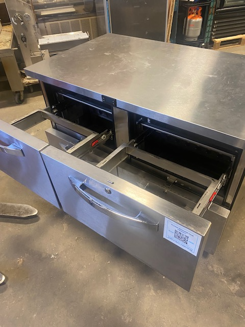 True Restaurant 48" Wide Undercounter Freezer with 4 Drawers in Other in Calgary - Image 4