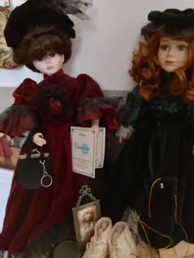 Doll collection, 50-60 dolls, a couple of composition dolls, 3 walking dolls, many accessories, clot...