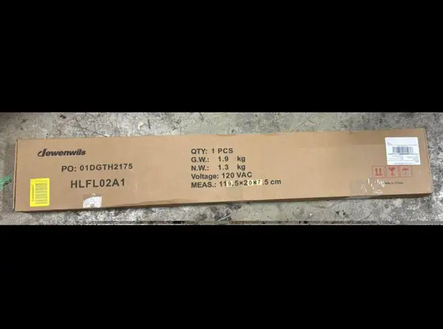 LED Corner Floor Lamp, RGBW Color Changing Lamps with Remote, 45 in Indoor Lighting & Fans in Hamilton - Image 8